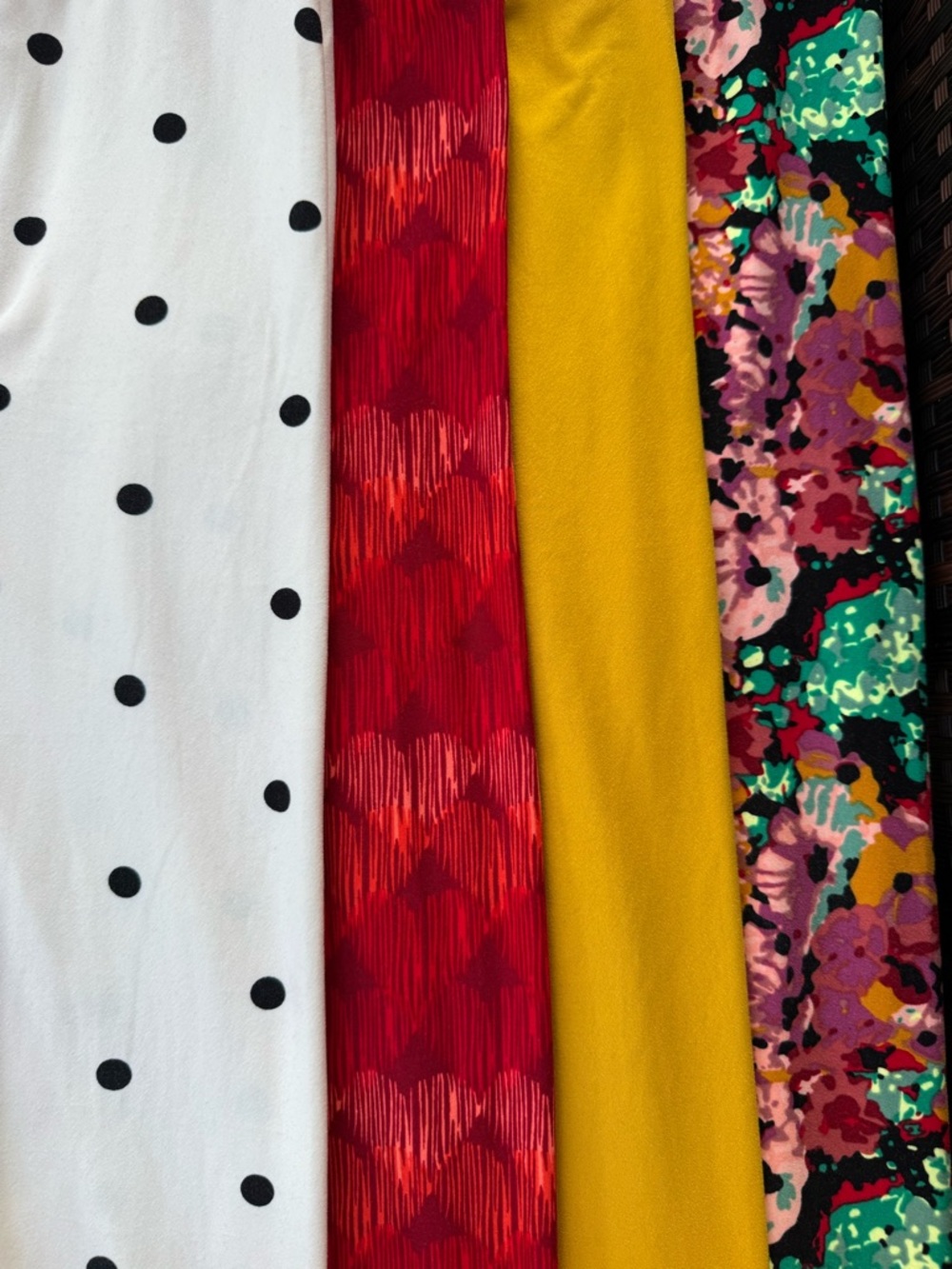 Y💐LuLaRoe 4 Leggings- Floral, Solid mustard, Red hearts, b&w polka dot
